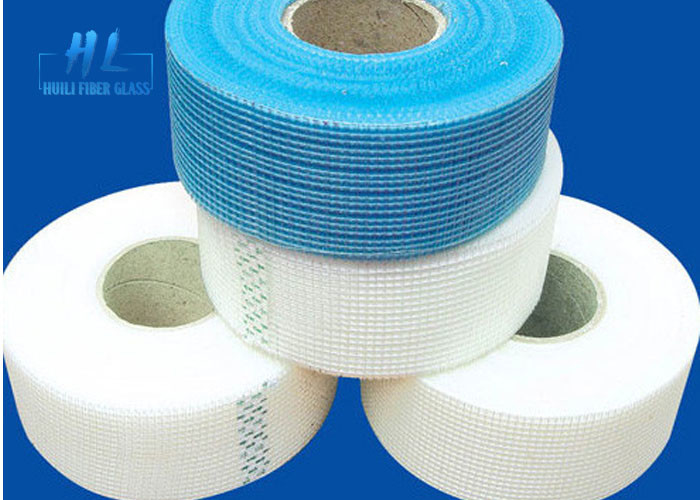 গ্লাস 60g - 65g/m2 ফাইবারগ্লাস স্ব-আঠালো জাল টেপ শক্তি ক্ষার প্রতিরোধী বিনামূল্যে নমুনা